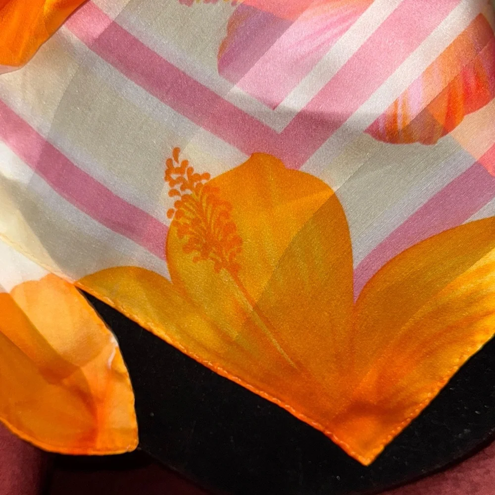 Oscar de la Renta Vintage Vibrant Hibiscus Silk Scarf 34”x34”
